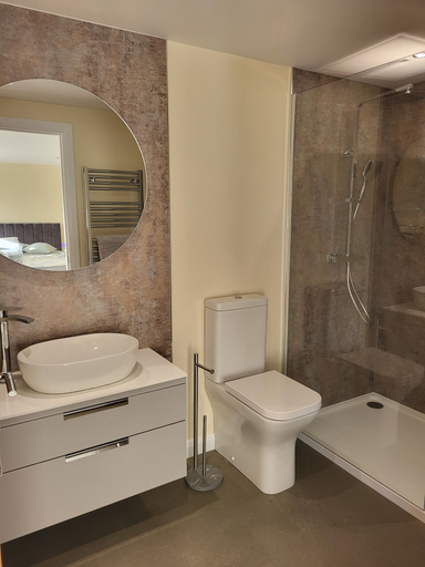 Bathroom 5, The Old Barn, Worcestershire
