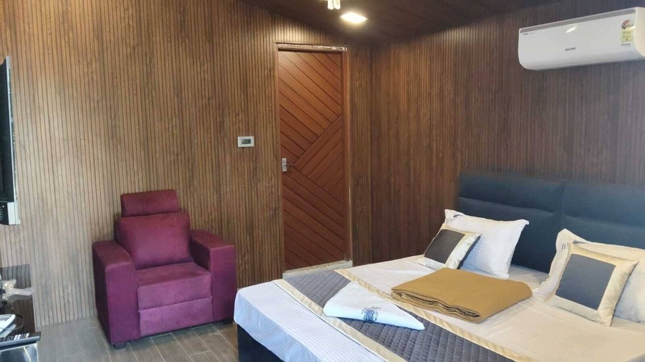 Room 1, JP GLAMPING RESORT, Vellore