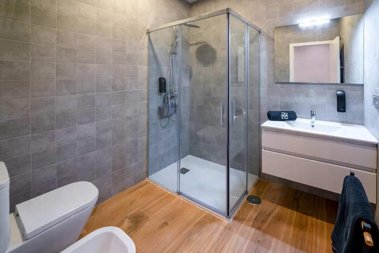 Bathroom 3, Patios de Almeria, Almería