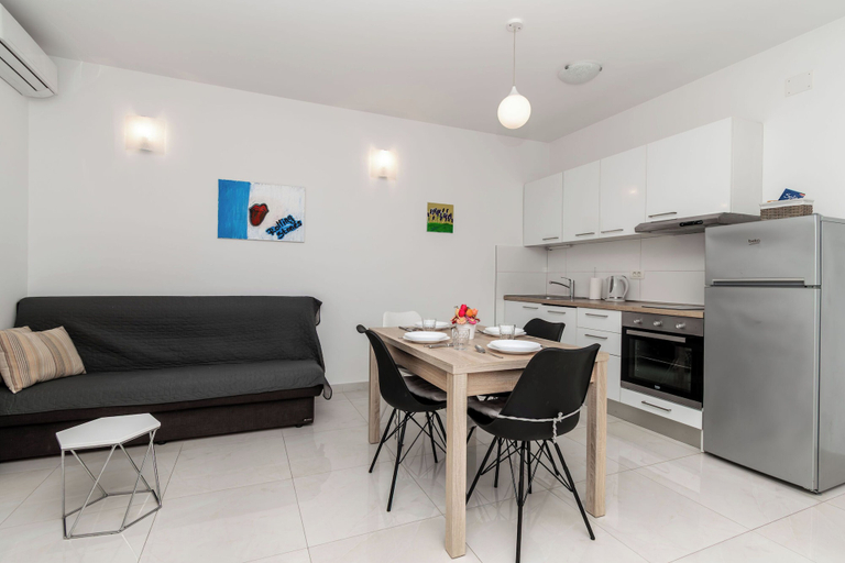 Others 2, Apartments Cezar, Split