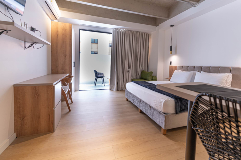 Room 2, Opera 301 in Medell n, Medellín