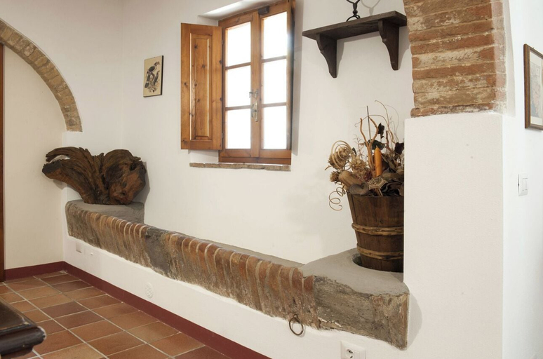Room 2, Paterno 401 in San Gimignano, Siena