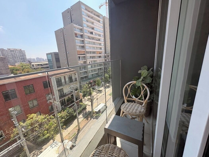 Balcony, Ñuñoa - Metro Irarrazaval, Cordillera