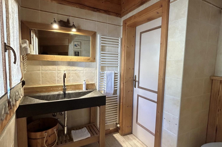 Bathroom 1, Hotel Letterario Locanda Collomb, Aosta