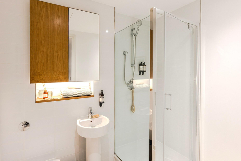 Bathroom, King's Cross | 1 Bedroom Apartment, London