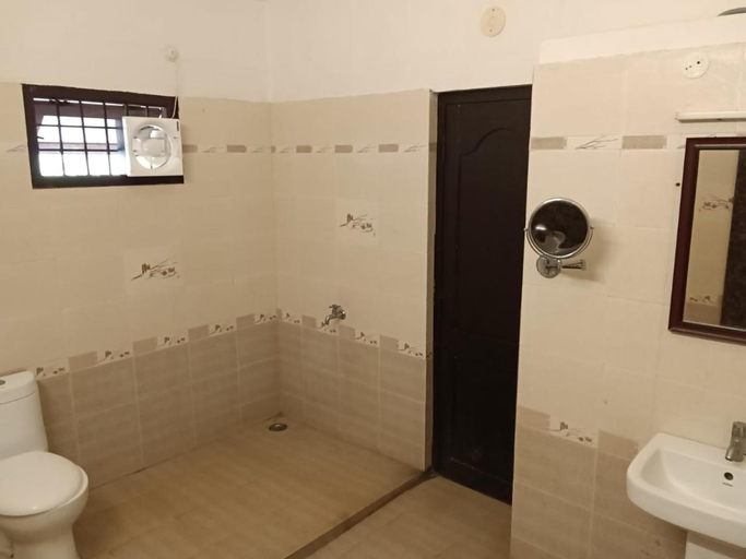 Bathroom 3, Temple Tree Residence, Vellore