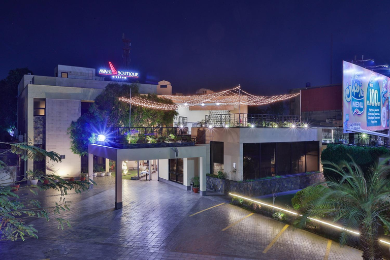 Exterior & Views