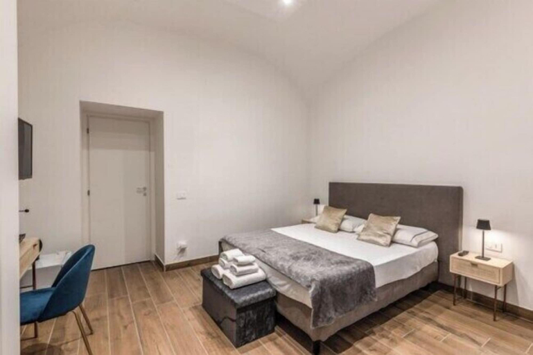 Bedroom 2, Domus Partenopea, Napoli