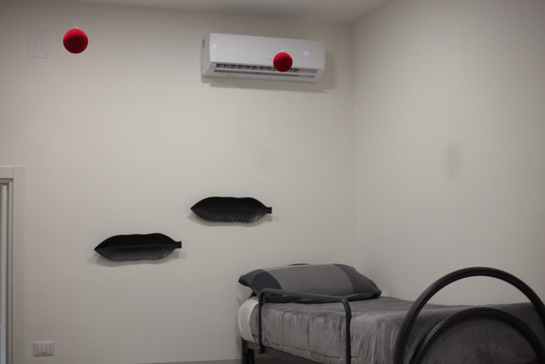 Bedroom 3, Real poggio, Napoli