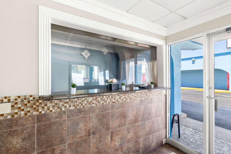 Public Area 2, Econo Lodge Galveston Seawall, Galveston