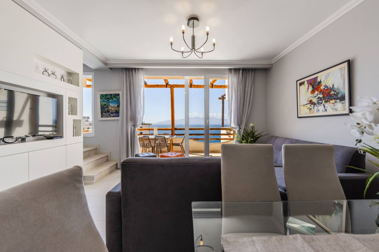 Room 3, Serenity by the Sea Duplex Bougainville Resort, Sarandës