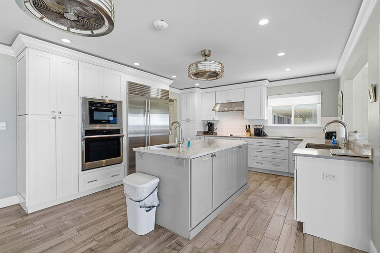 Private kitchen 4, Daytona Atlantic Sunrise Home, Volusia