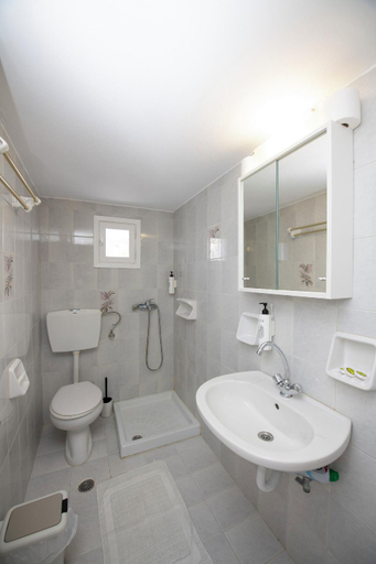 Bathroom 4, Fournakia Studio, South Aegean