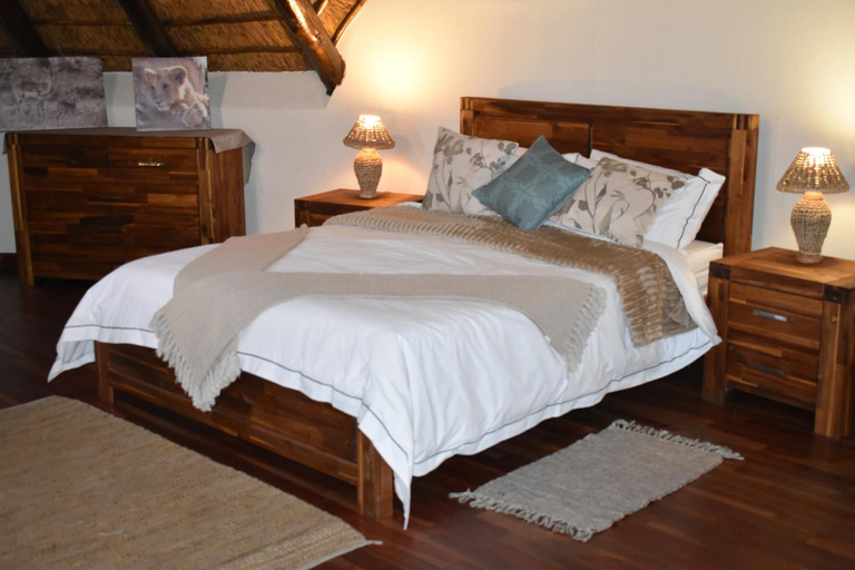 Bedroom, Impangele Lodge, West Rand