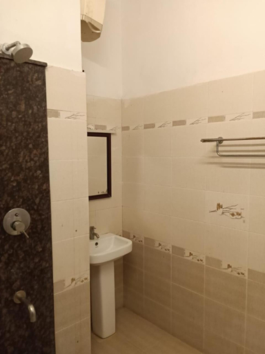 Bathroom 2, Temple Tree Residence, Vellore