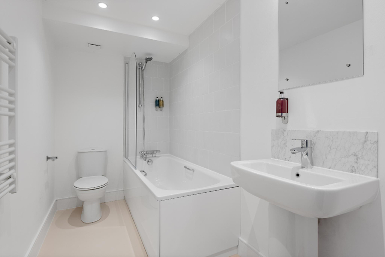 Bathroom 2, Glebe Road, Essex