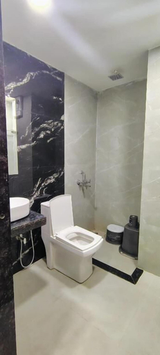 Bathroom, Meghdoot Inn, Hoshangabad