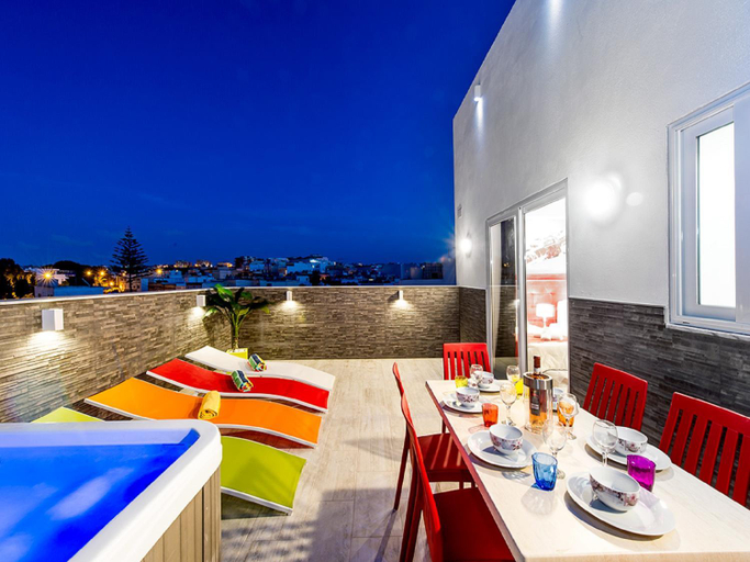 Food & Drinks 5, Bayside Apartments