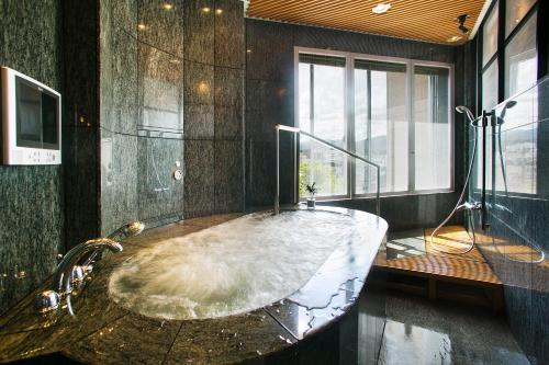 Spa 4, Honjin Hiranoya Kofukan, Takayama