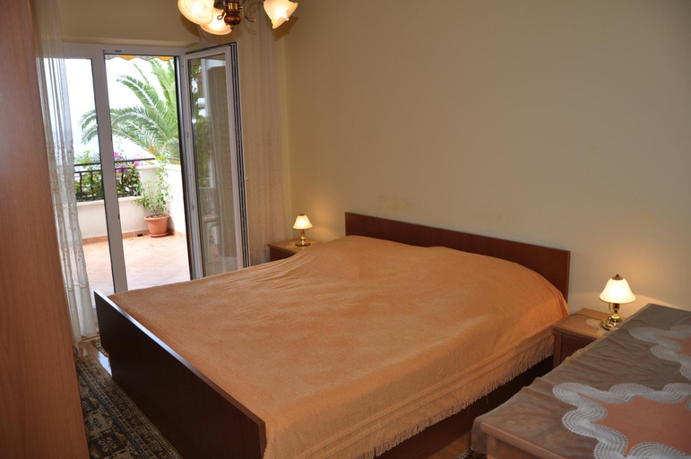 Bedroom 5, Villa DELFINA, Podgora