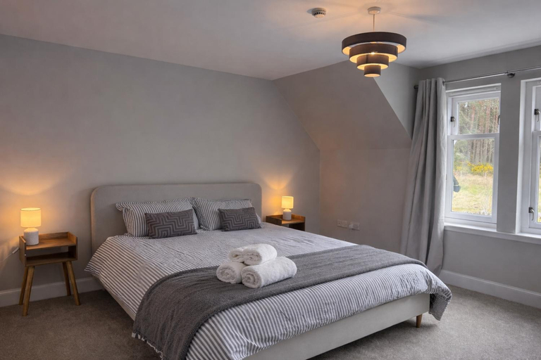 Bedroom 2, Daviot Lodge, Highland