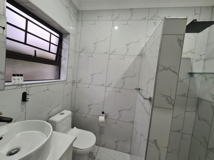 Bathroom 2, Maison akiba, City of Tshwane