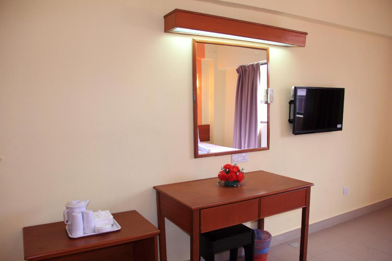 Others 5, Sun Inns Setiawan, Manjung