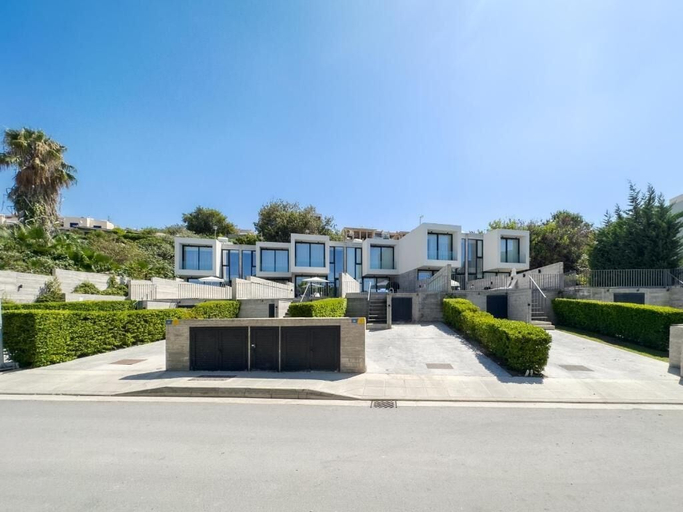 Exterior, Sunset Park Villa
