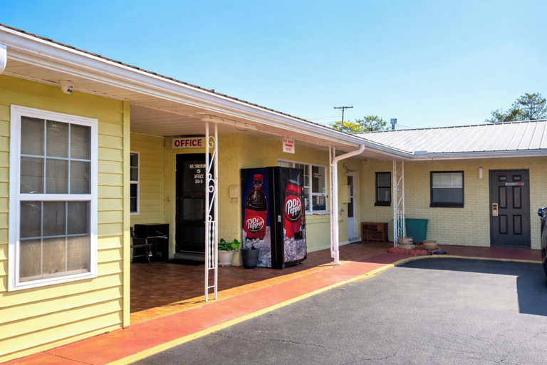 Exterior 5, Riviera Motel Elba Near Enterprise US 84, Coffee