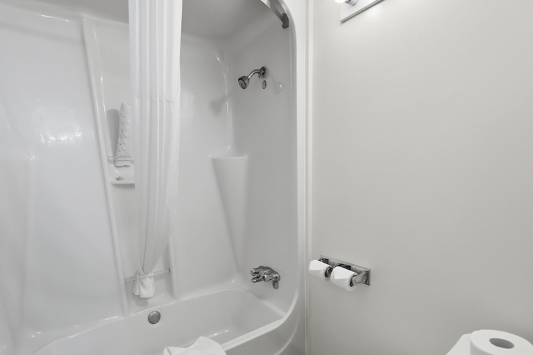 Bathroom 3, Canadas Best Value Desert Inn & Suites Cache Creek, Thompson-Nicola