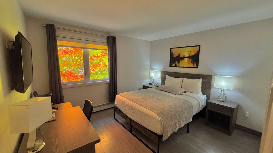 Bedroom 3, Amber Hotel, Lambton
