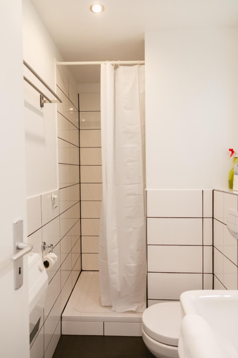 Bathroom 2, Bungalows Ostseequelle, Nordwestmecklenburg