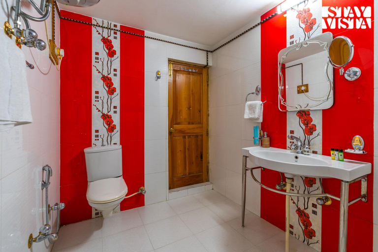Bathroom 3, StayVista at Bloom @ The Manor, Kullu