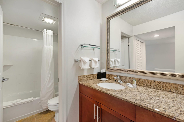 Bathroom 4, MainStay Suites St. Louis - Galleria, Saint Louis