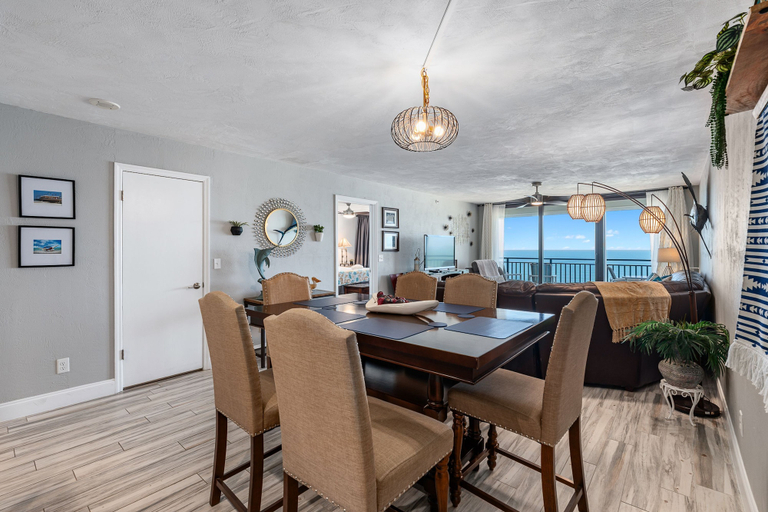 Room 3, Ocean View Penthouse 2BR Condo Daytona Shores, Volusia