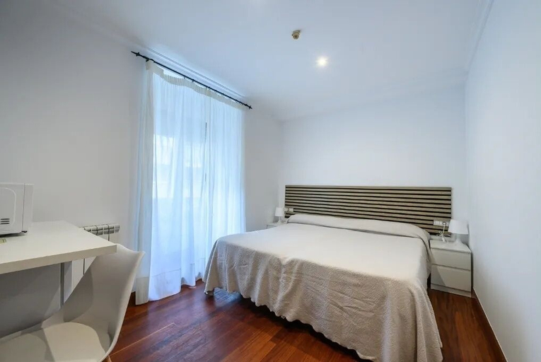 Room 5, Pensión Zelaia, Guipúzcoa