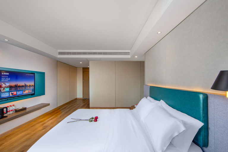 Room 4, ZMAX HOTELS Fenghuang Ancient Town, Xiangxi Tujia and Miao