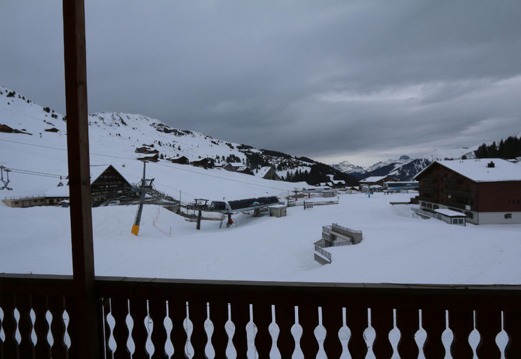 Others 3, Hotel Montriond, Monthey