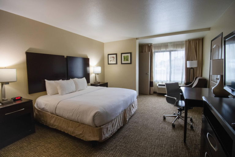 Bedroom 4, Comfort Inn & Suites San Bernardino, San Bernardino