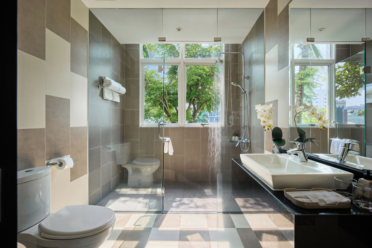 Bathroom 5, Queens Flower Village Danang, Da Nang