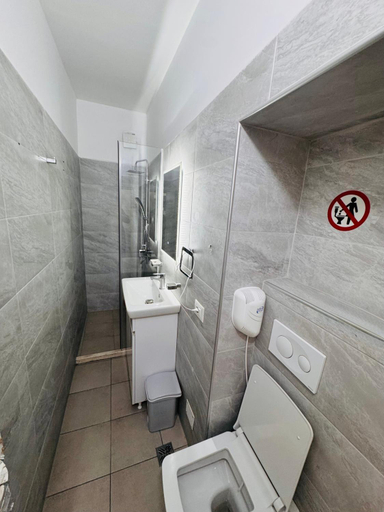Bathroom 2, Tirana Center Apartments, Tiranës