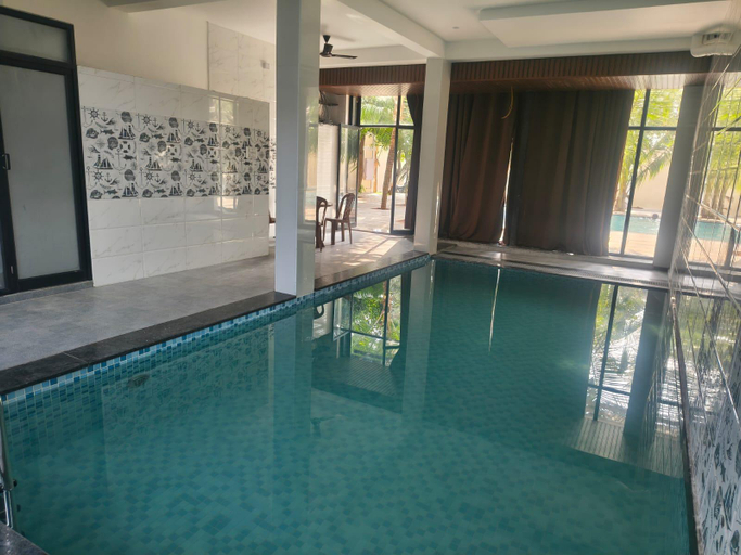 Swimming pool 3, Greenway Retreat Resort, Viluppuram