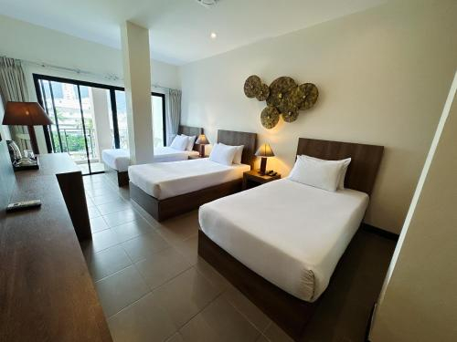 Others 5, Meir Jarr, Phuket Island
