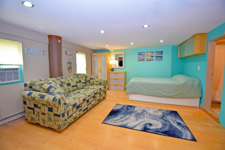 Room 4, Pine Court 11 Apts by RedAwning, Worcester
