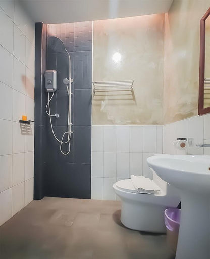 Bathroom 4, The Riva Vientiane Hotel, Vientiane