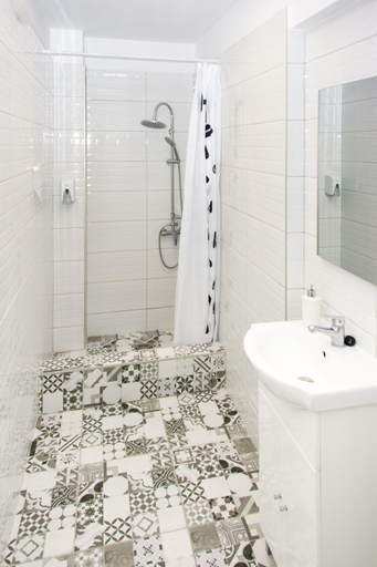 Bathroom 3, Capra Vecinului , Targu Mures