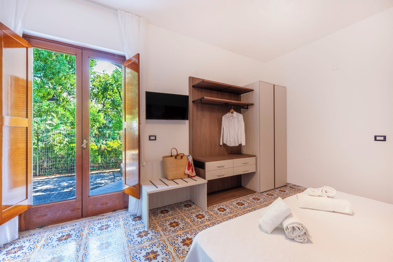 Room 4, YourHome - Casa Vittoria, Napoli
