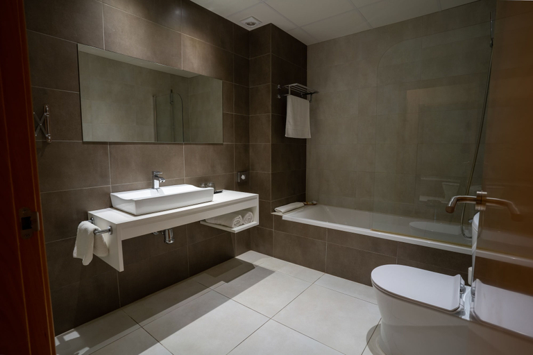 Bathroom 5, Hotel & Spa Golden Barcelona, Barcelona