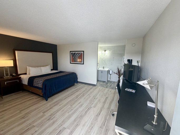 Bedroom 4, Alamo Inn & Suites, Campbell