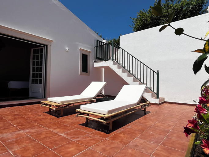 Terrace/patio 2, Casa Nabia - Coastal Sanctuary, Mafra